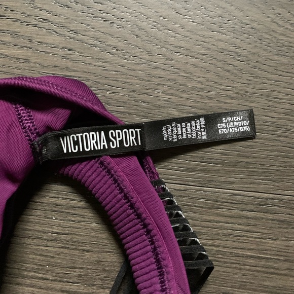 Purple cross cross VS sportsbra - Picture 3 of 3